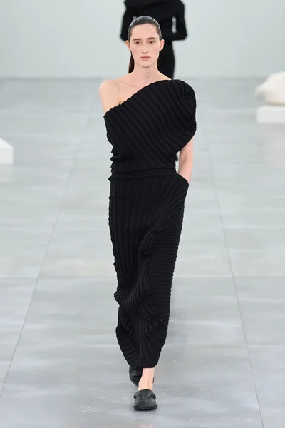 Look 7